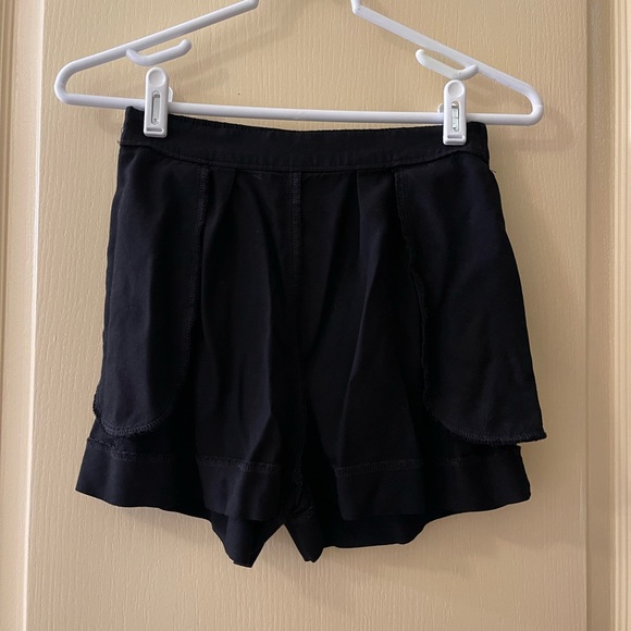 ❤️❤️H&M shorts ❤️❤️ - Picture 5 of 7